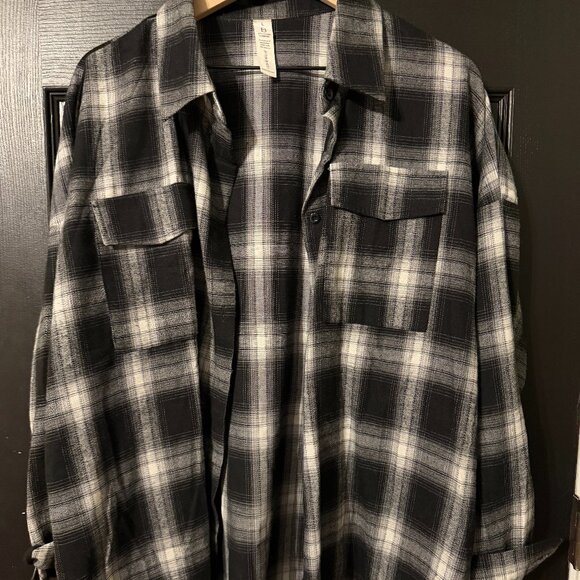 Tops - Womens Button Down Lightweight Flannel Black White Large